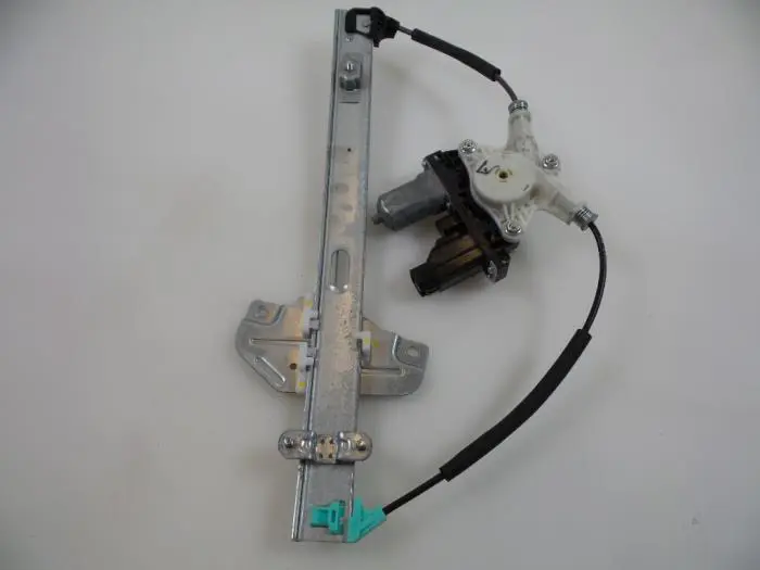 Mechanizm szyby lewej przedniej wersja 4-drzwiowa Kia Rio