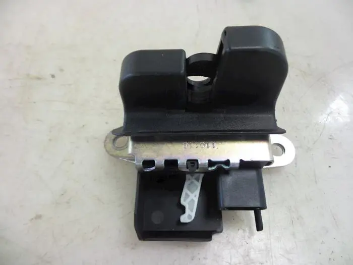 Tailgate lock mechanism Volkswagen Polo