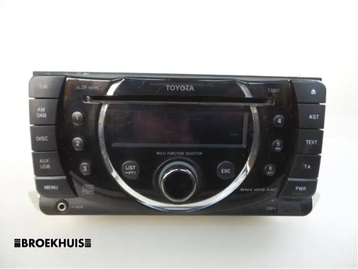 Radioodtwarzacz CD Toyota Hilux