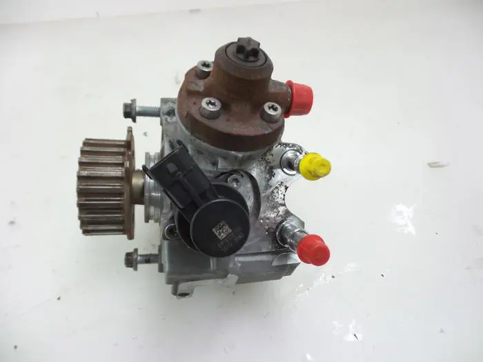 Mechanical fuel pump Peugeot 308