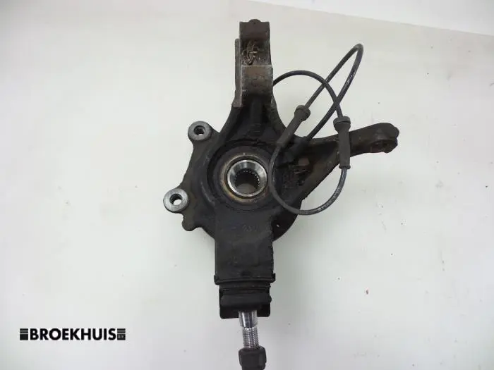 Knuckle, front right Peugeot 307