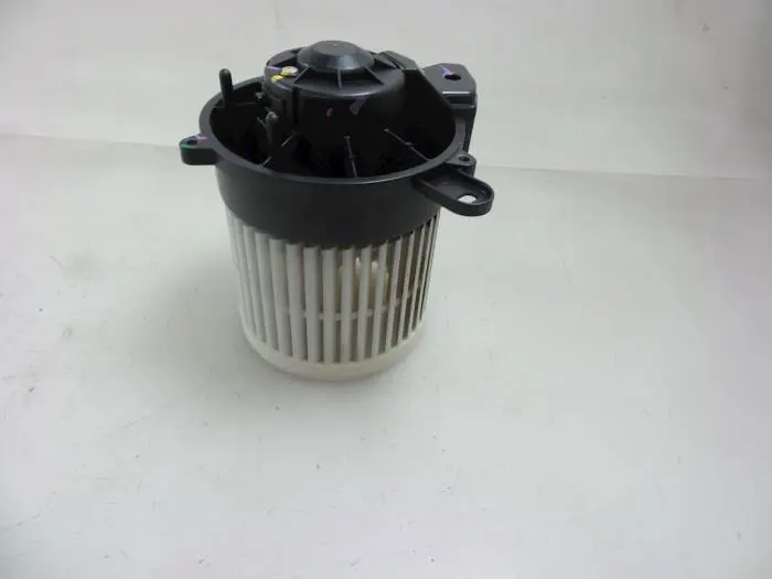 Motor de ventilador de calefactor Suzuki Celerio