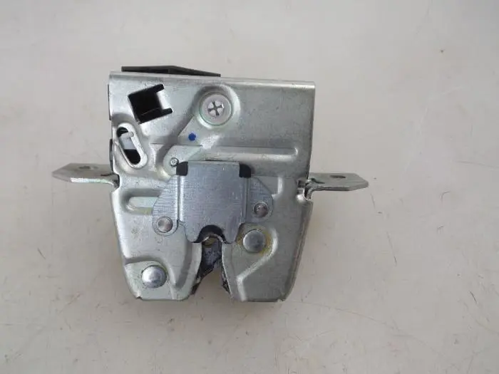 Tailgate lock mechanism Mercedes A-Klasse
