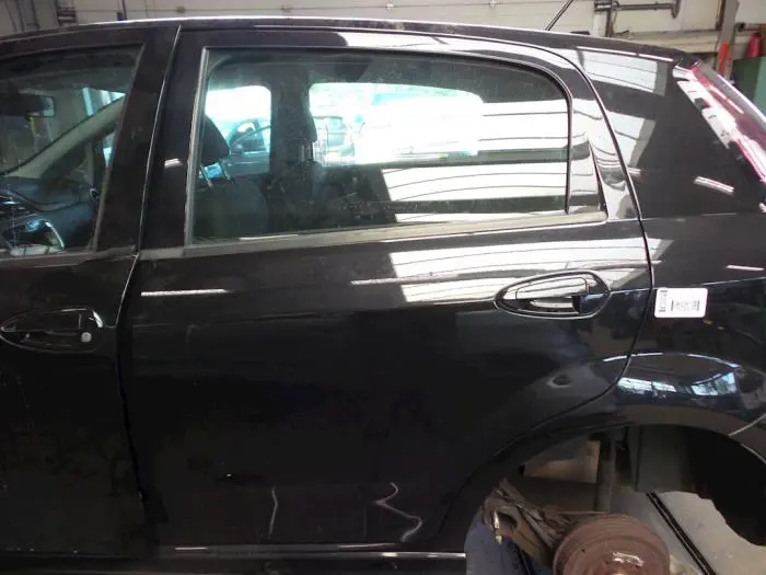 Drzwi lewe tylne wersja 4-drzwiowa Fiat Punto Evo