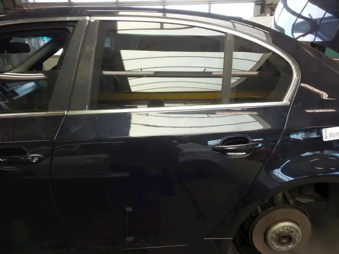 Drzwi lewe tylne wersja 4-drzwiowa BMW M5