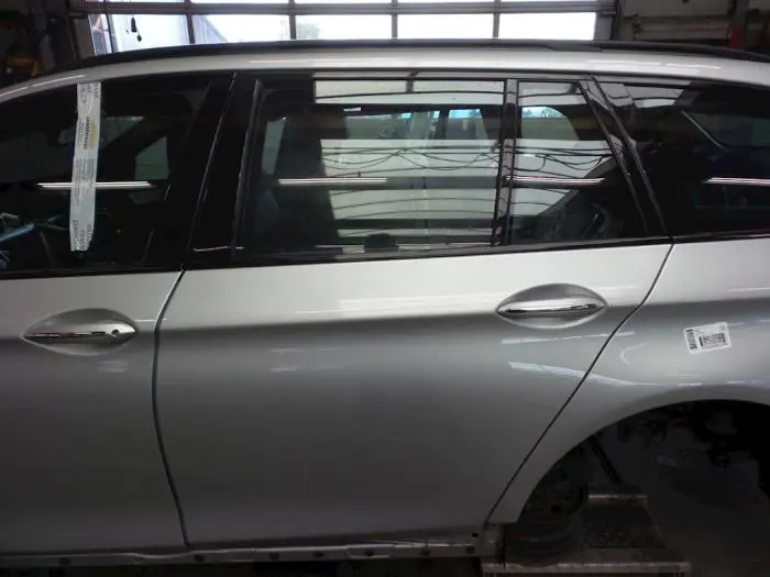 Drzwi lewe tylne wersja 4-drzwiowa BMW 5-Serie