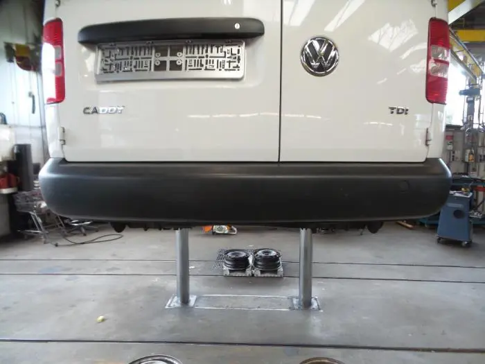 Zderzak tylny Volkswagen Caddy