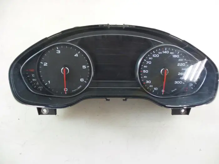 Odometer KM Audi A8