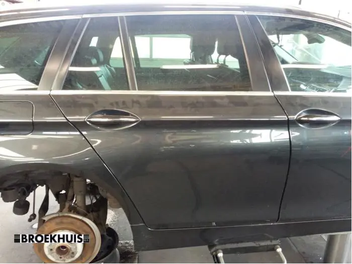 Drzwi prawe tylne wersja 4-drzwiowa BMW 5-Serie