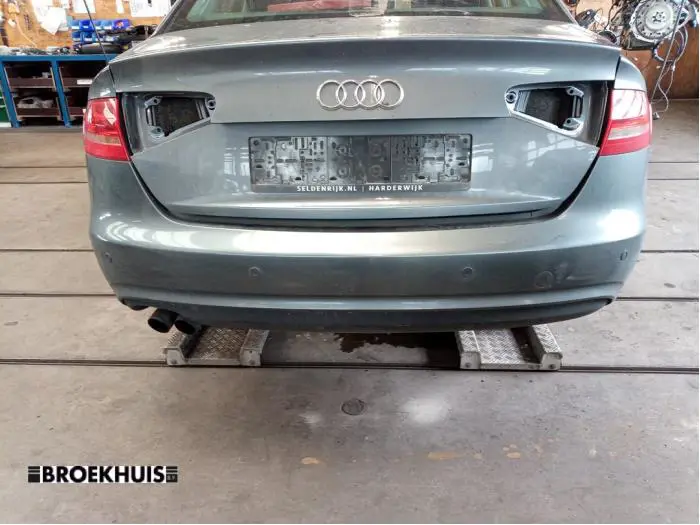 Zderzak tylny Audi A4