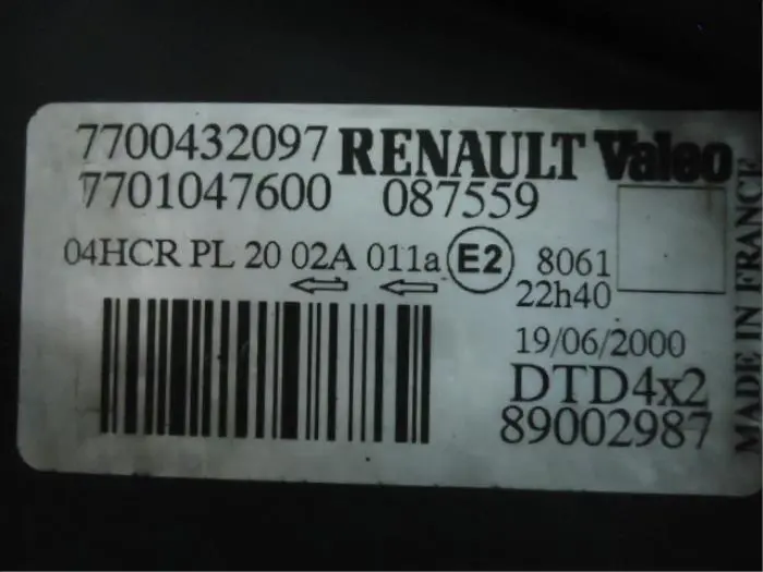 Reflektor prawy Renault Scenic