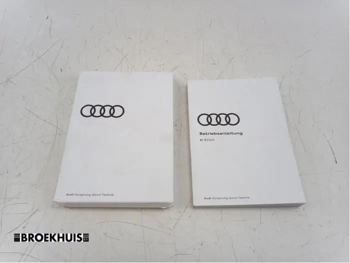 Instruction Booklet Audi E-Tron