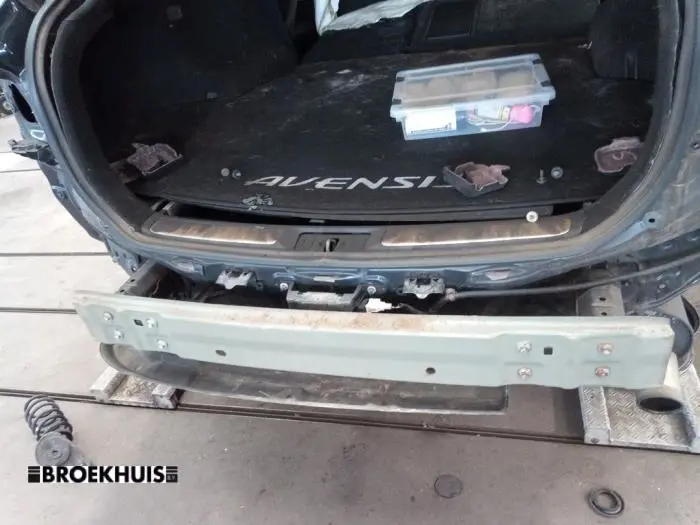 Bumperframe achter Toyota Avensis