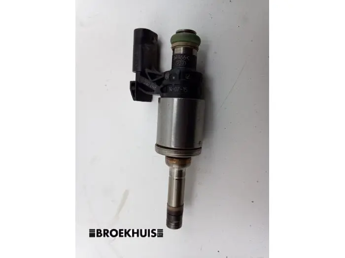Injector (petrol injection) Volkswagen Polo