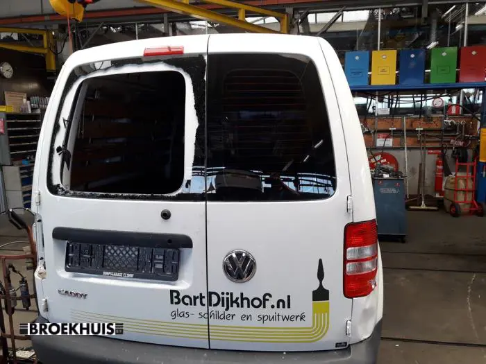 Tylne drzwi samochodu dostawczego Volkswagen Caddy