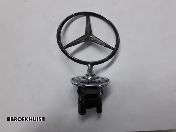 Emblem Mercedes E-Klasse