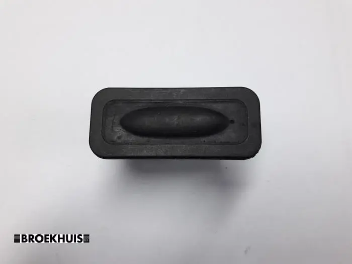 Tailgate switch Renault Scenic