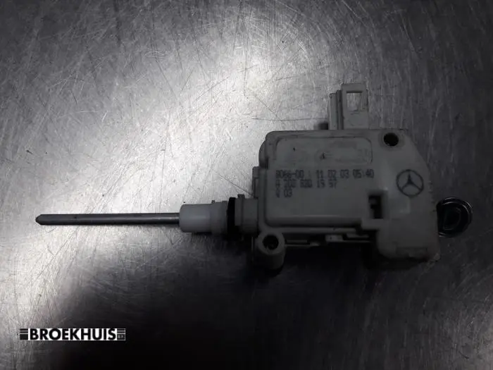 Tank flap lock motor Mercedes C-Klasse