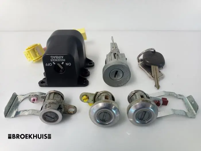 Set of cylinder locks (complete) Daihatsu Cuore