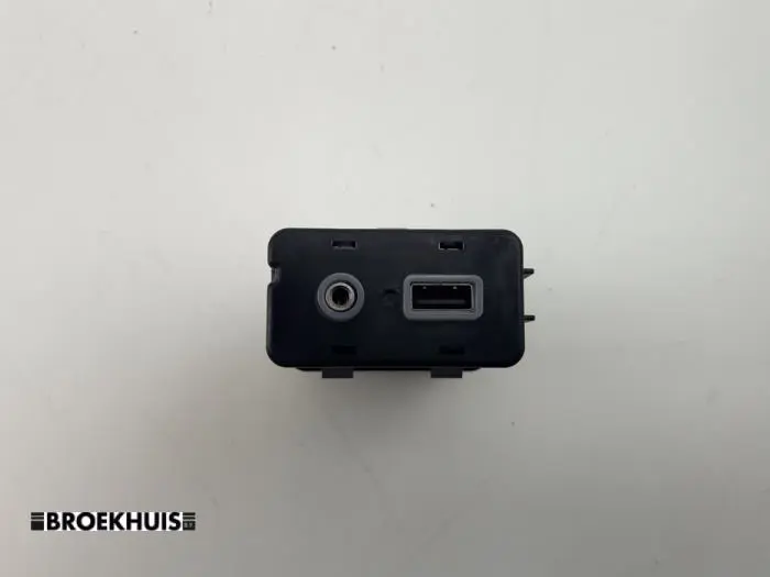 Conexión AUX-USB Chrysler Pacifica