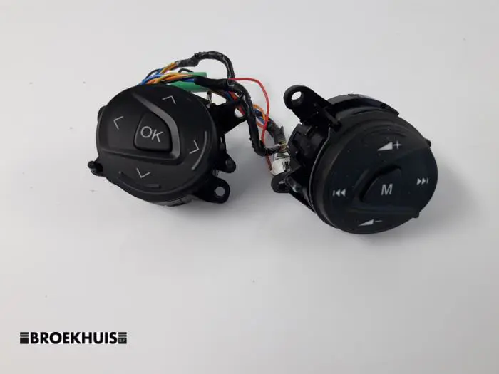 Steering wheel switch Ford Focus