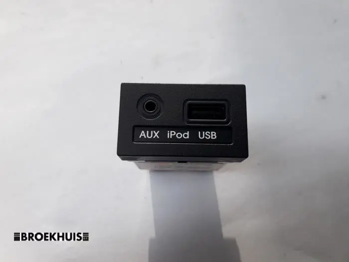 AUX / USB connection Hyundai I10