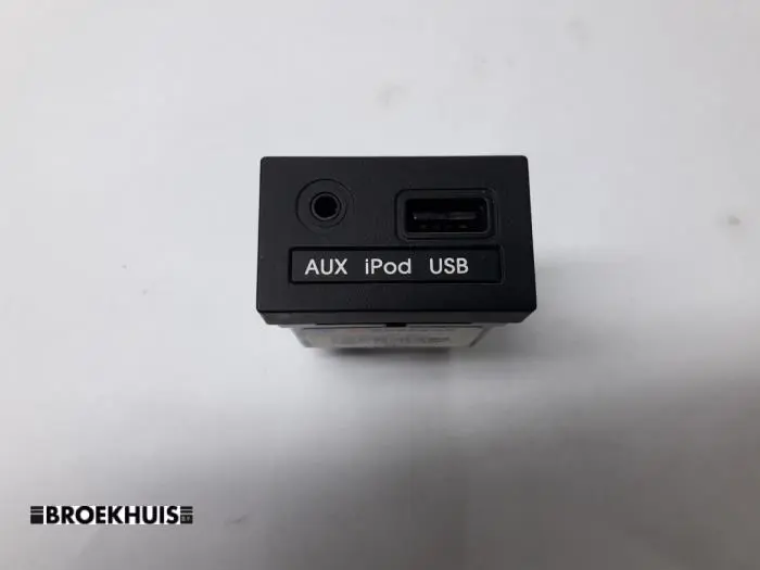 AUX / USB connection Hyundai I10
