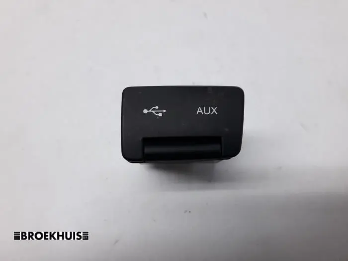 AUX / USB connection Kia Cee'D