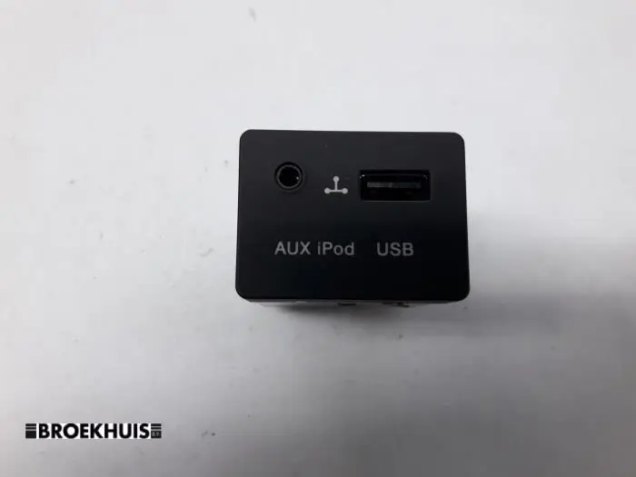 Conexión AUX-USB Kia Cee'D