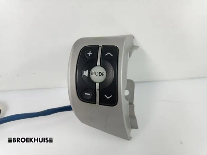 Steering wheel mounted radio control Toyota Yaris