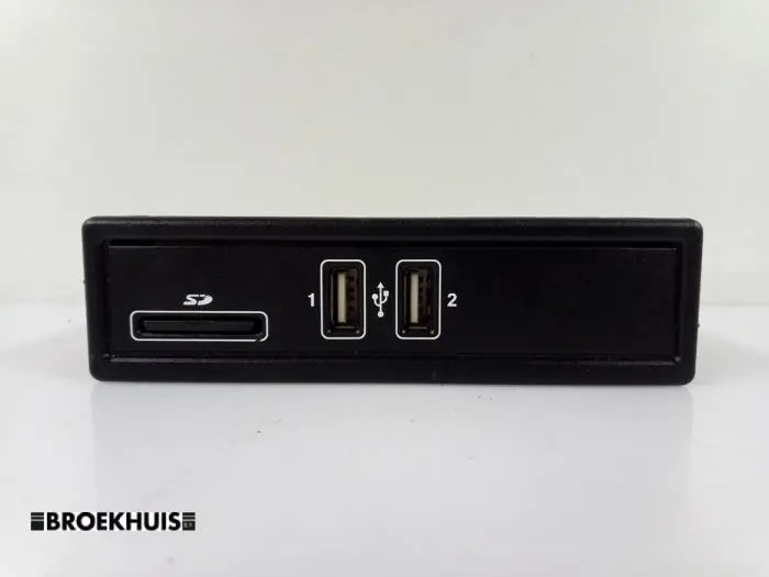 AUX / USB connection Mercedes C-Klasse