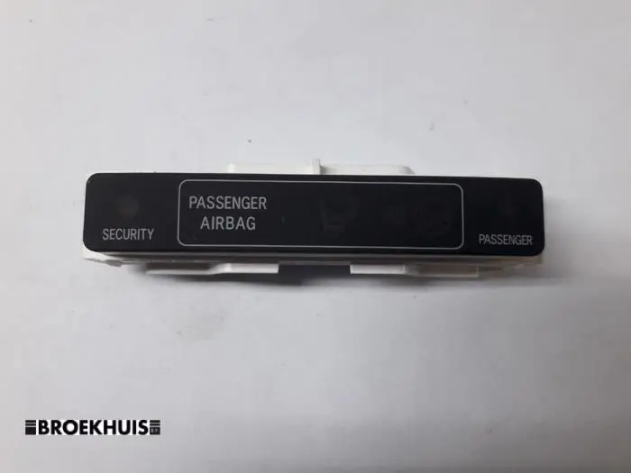 Airbag controle lampje Toyota Avensis