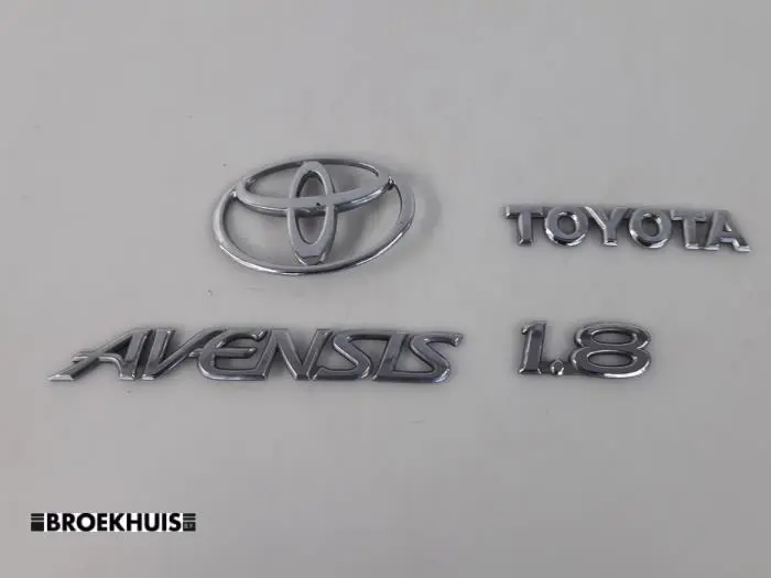 Emblema Toyota Avensis