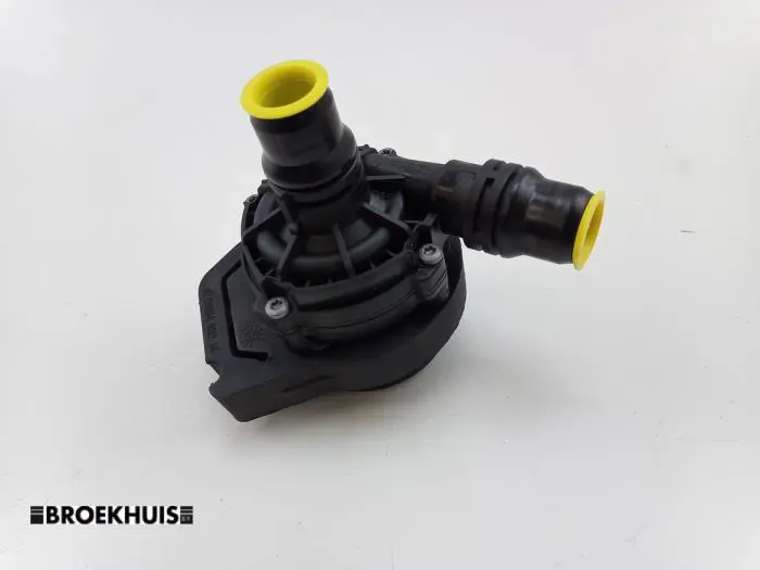 Additional water pump Peugeot 208