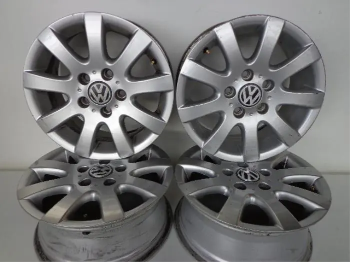 Set of wheels Volkswagen Golf