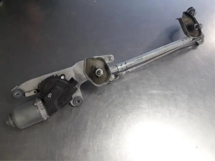 Wiper motor + mechanism Mitsubishi Colt