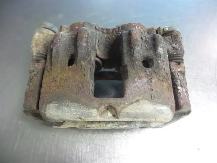 Front brake calliper, right Iveco Daily