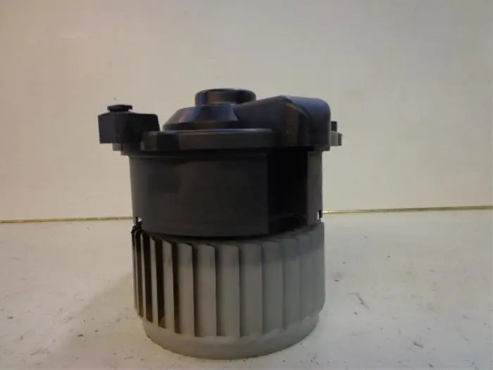 Motor de ventilador de calefactor Mitsubishi Colt