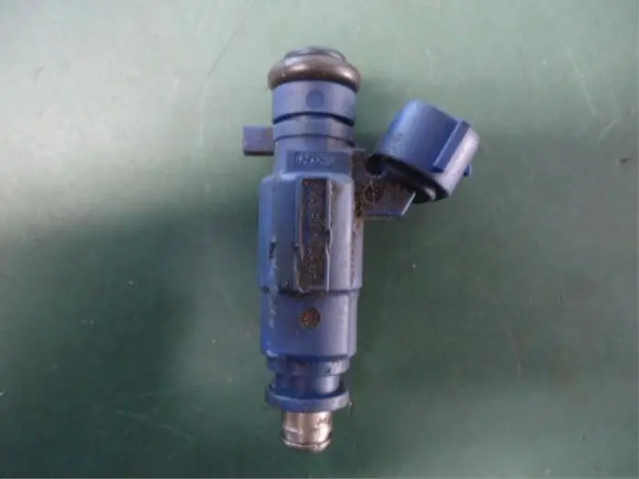 Injector (petrol injection) Kia Venga