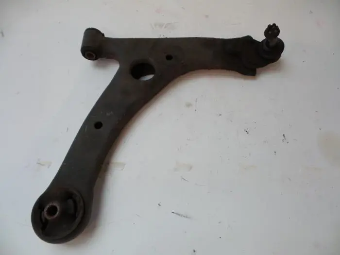 Front wishbone, right Toyota Avensis