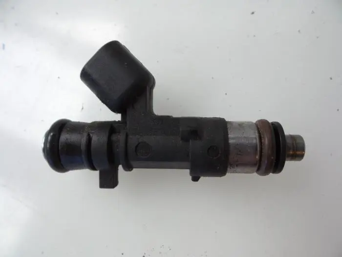 Injector (petrol injection) Volvo C70