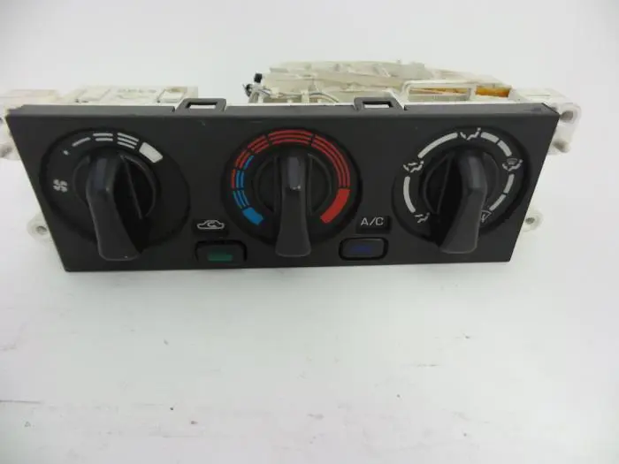 Panel de control de calefacción Nissan Almera