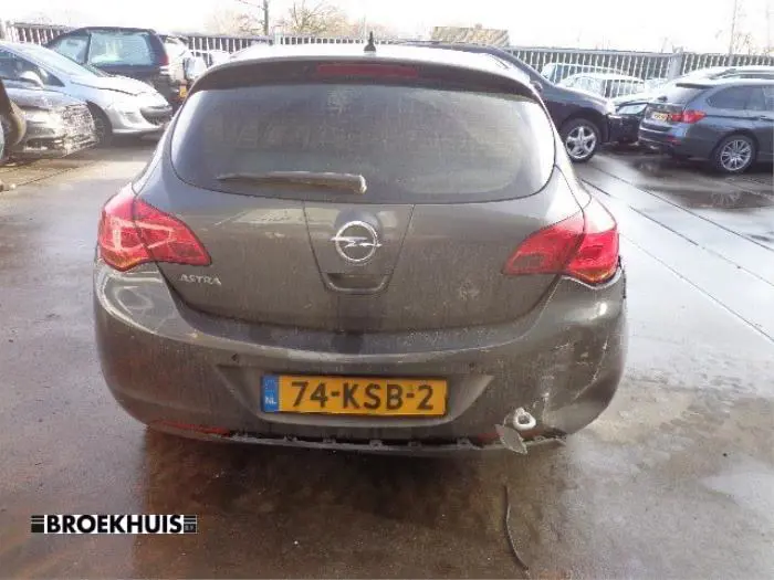 Tylna klapa Opel Astra
