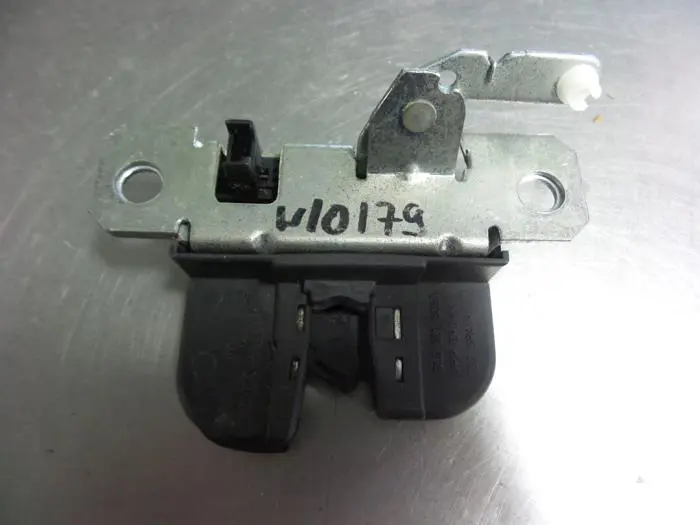 Tailgate lock mechanism Seat Leon