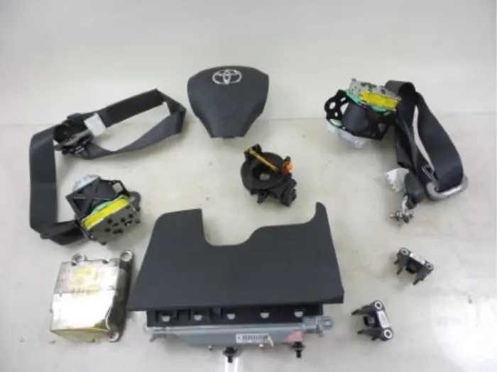 Airbag set + dashboard Toyota Yaris