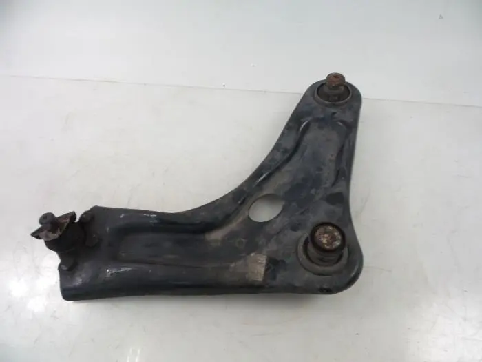 Front wishbone, right Peugeot 207