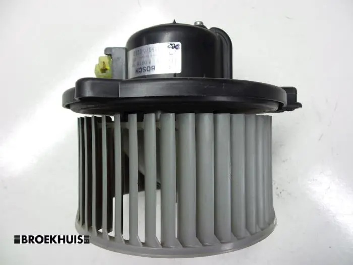 Motor de ventilador de calefactor Mitsubishi Carisma