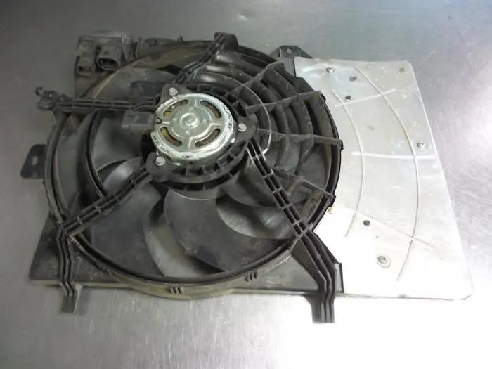 Ventilateur moteur Peugeot 207