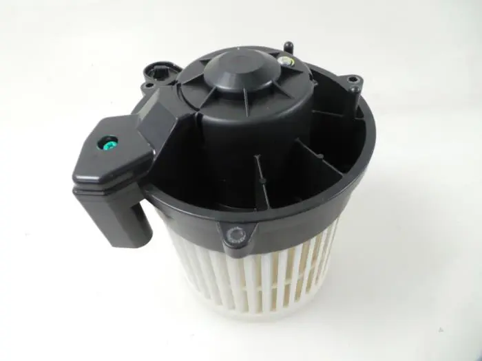 Motor de ventilador de calefactor Suzuki Celerio
