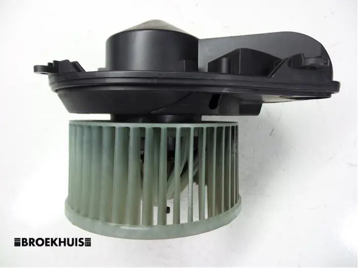 Heating and ventilation fan motor Volkswagen Passat